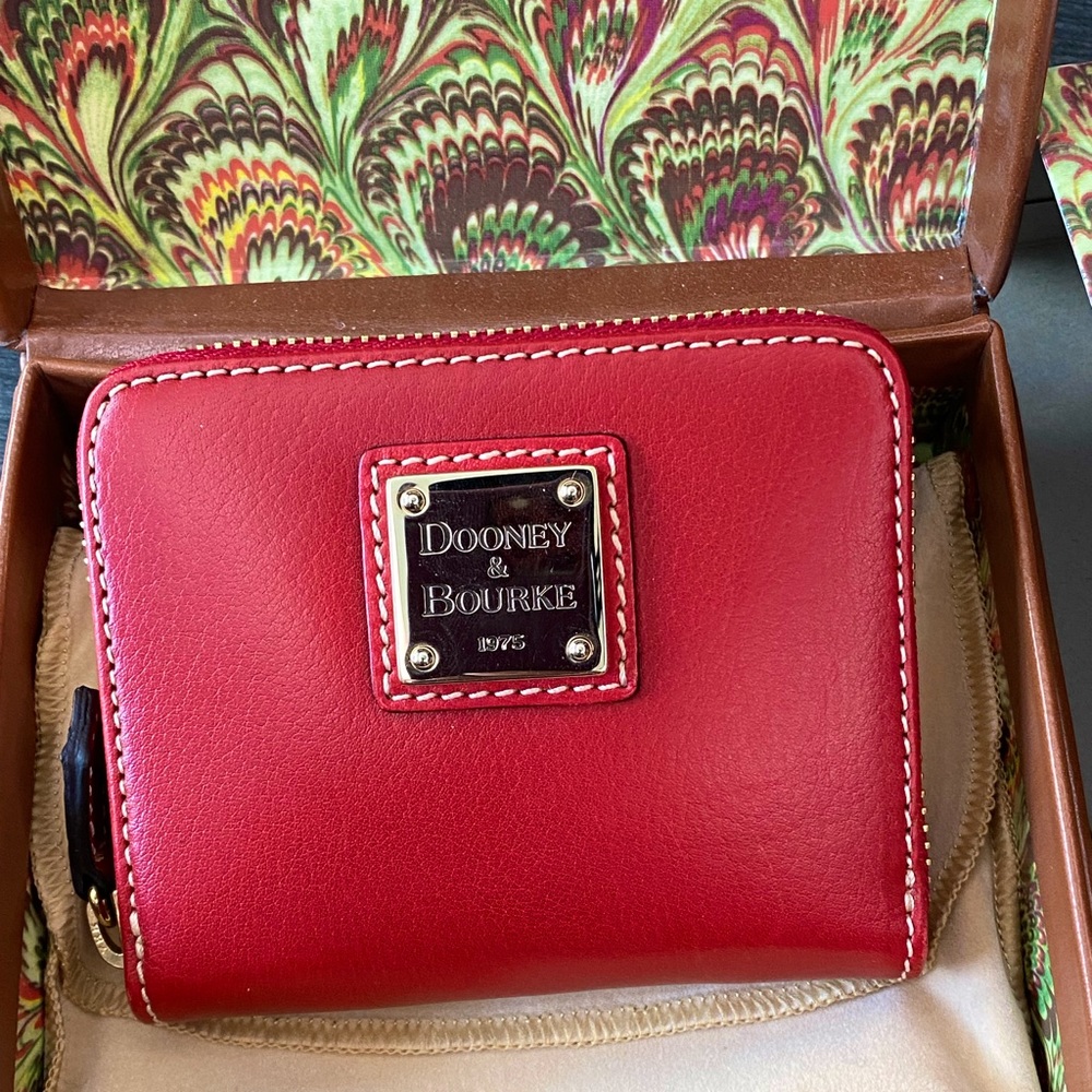Dooney & Bourke vintage red zip wallet
